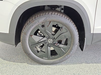 2027 Volkswagen Taos SE Black
