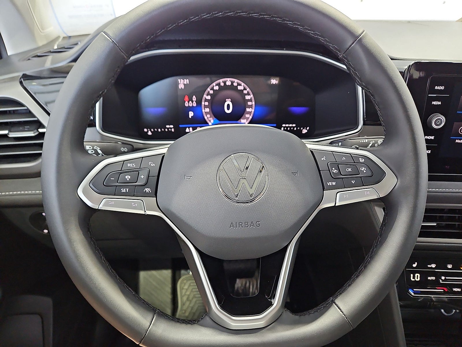 2027 Volkswagen Taos SE Black