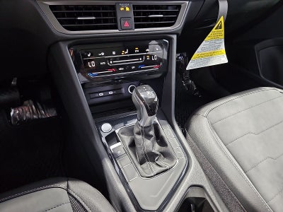 2027 Volkswagen Taos SE Black