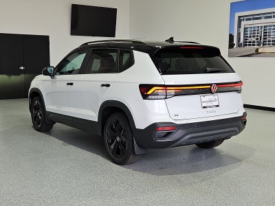 2027 Volkswagen Taos SE Black