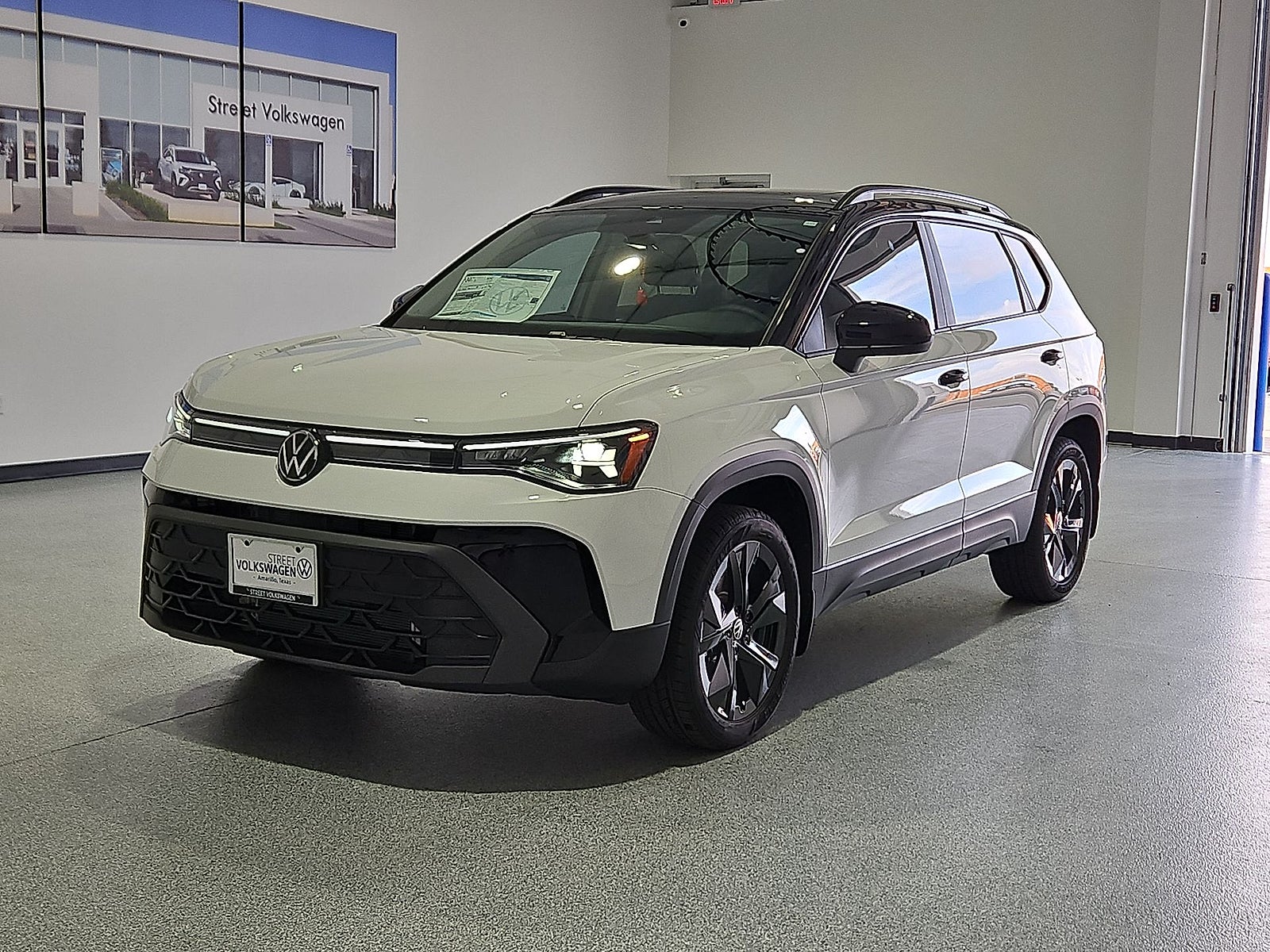 2027 Volkswagen Taos SE Black