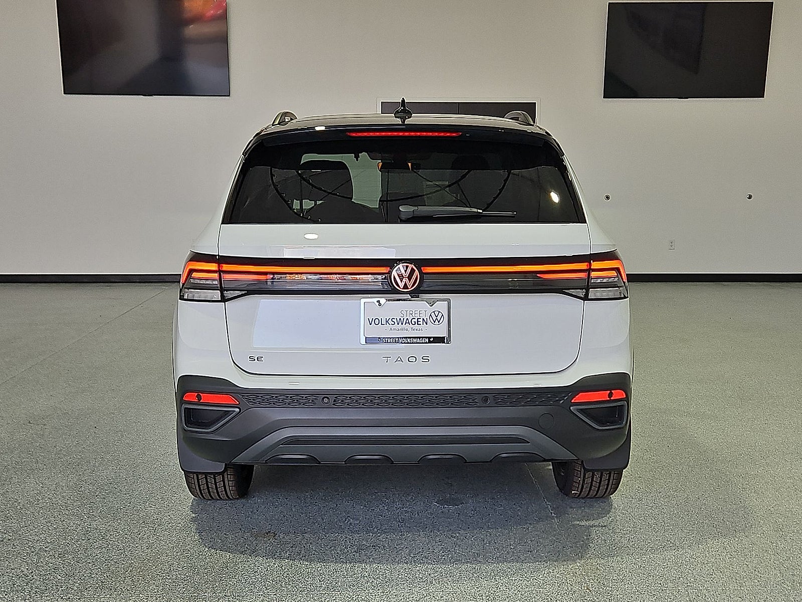 2027 Volkswagen Taos SE Black