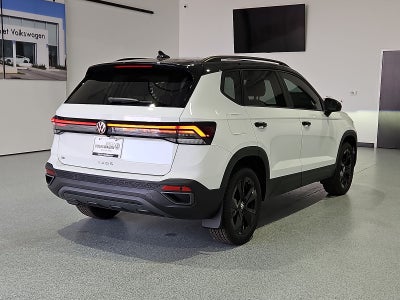 2027 Volkswagen Taos SE Black