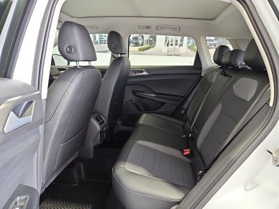2027 Volkswagen Taos SE Black