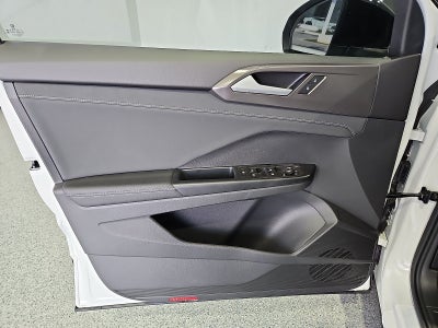 2027 Volkswagen Taos SE Black