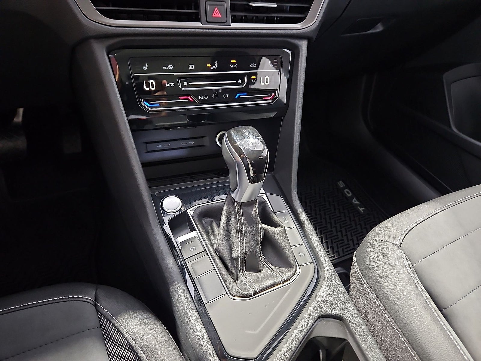 2027 Volkswagen Taos SE Black