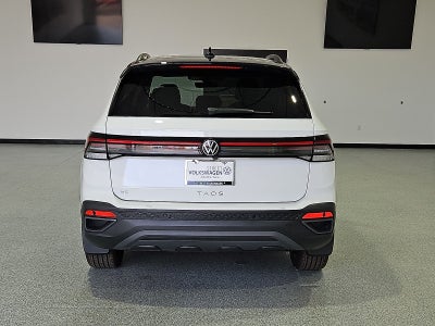 2027 Volkswagen Taos SE Black