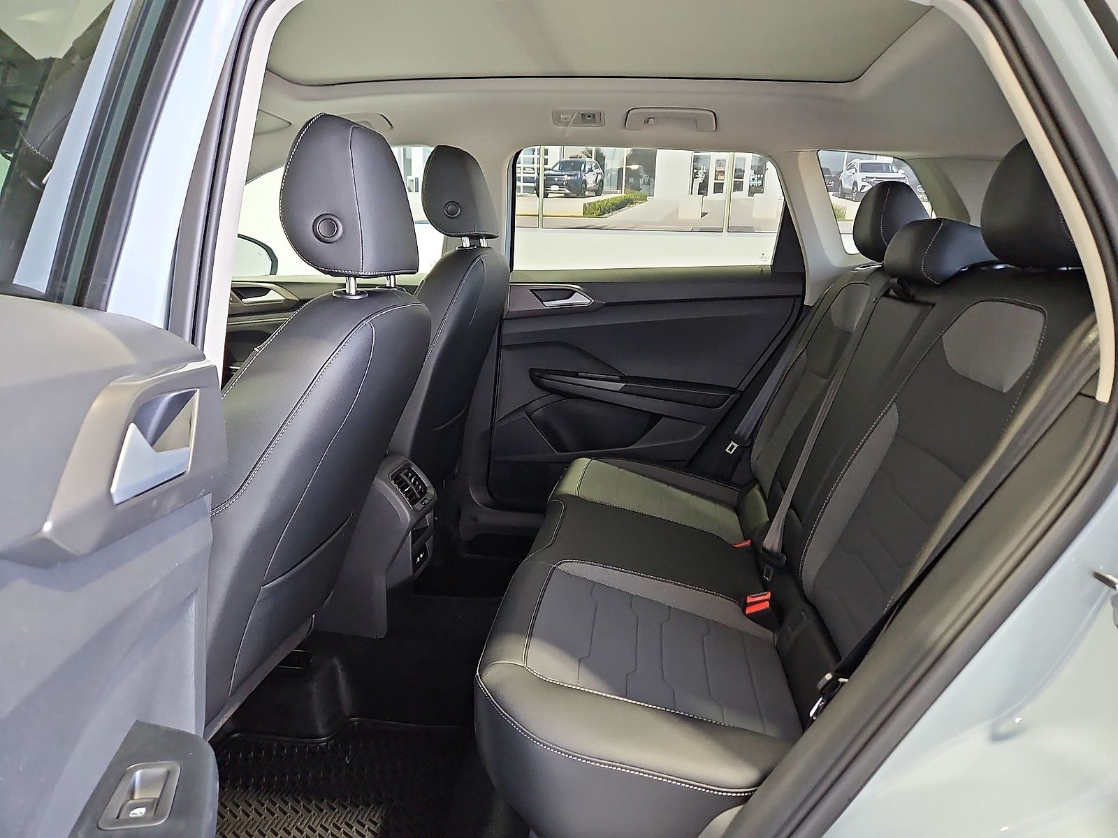 2027 Volkswagen Taos SE Black