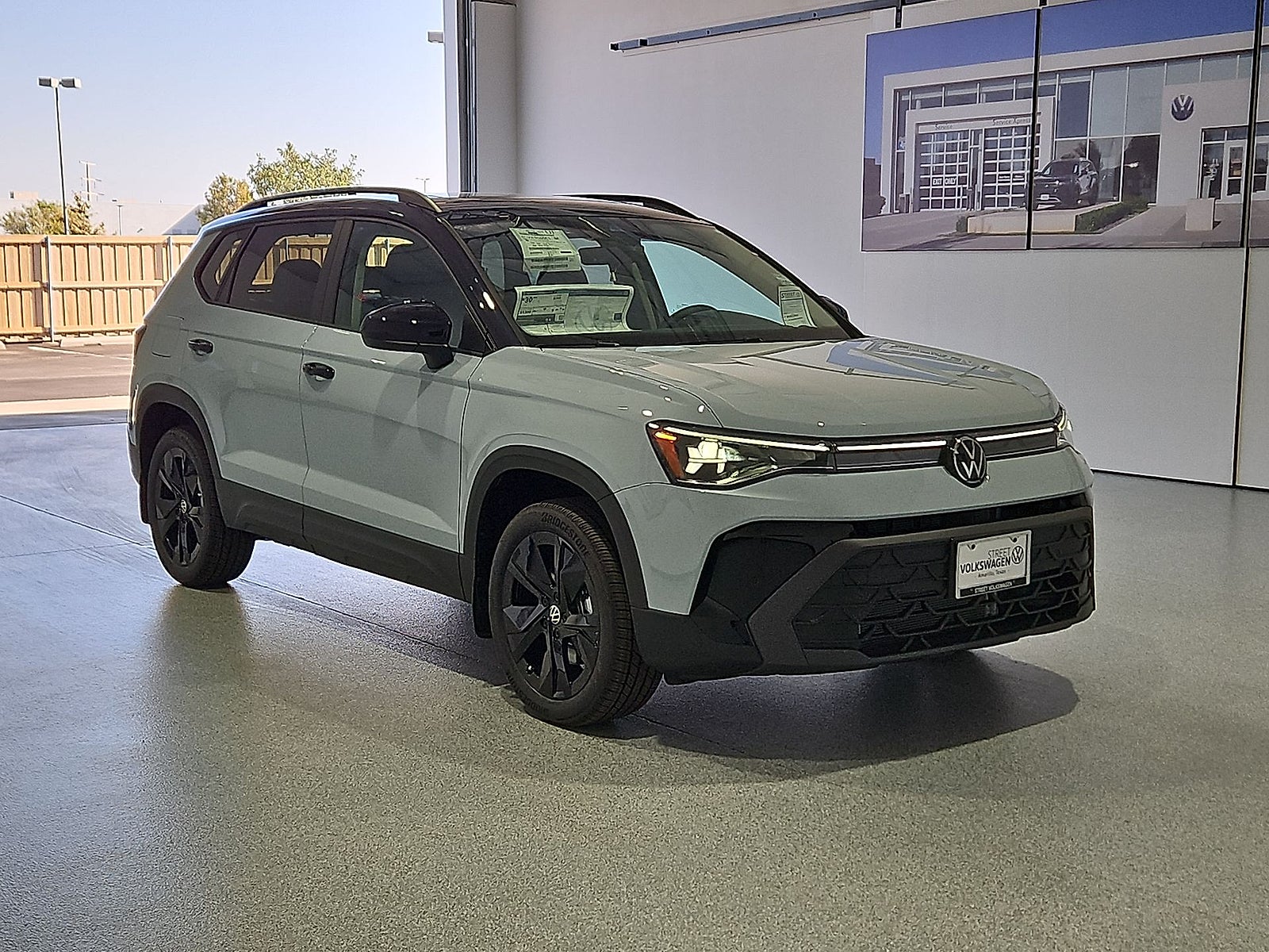 2027 Volkswagen Taos SE Black
