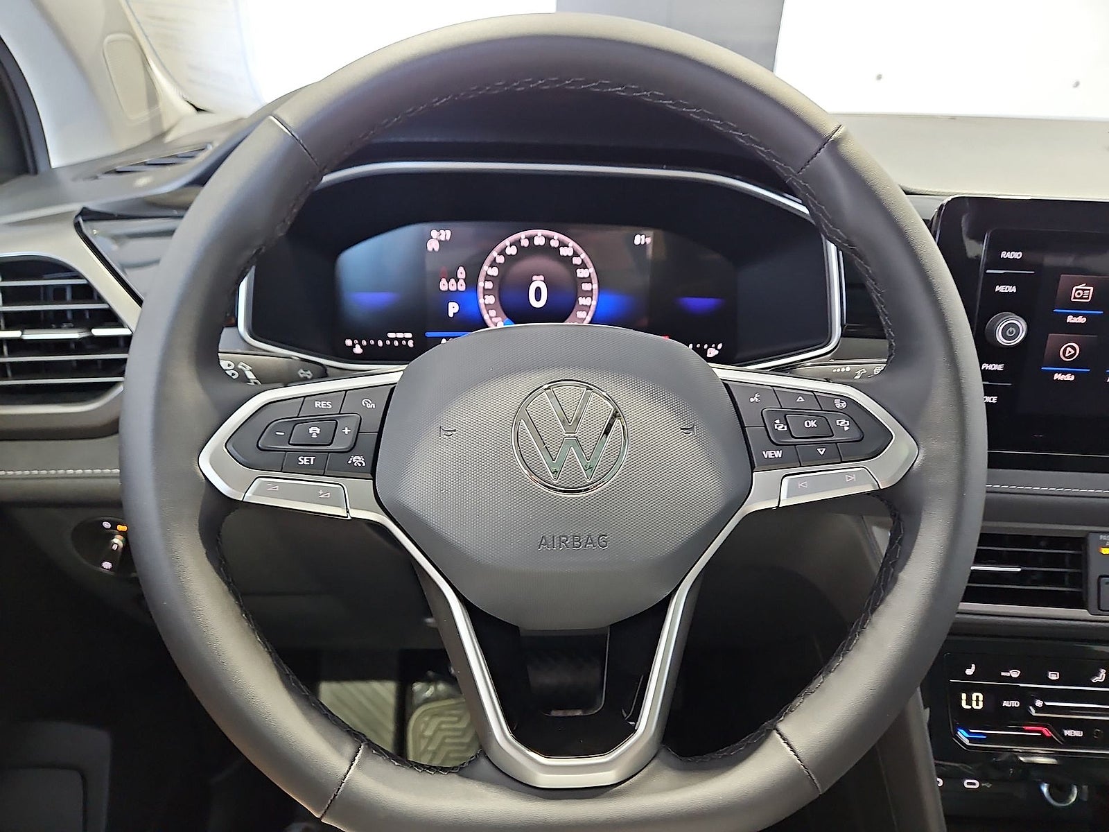 2027 Volkswagen Taos SE Black