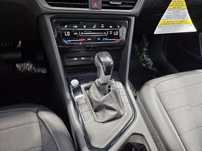 2027 Volkswagen Taos SE Black