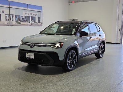 2027 Volkswagen Taos SE Black
