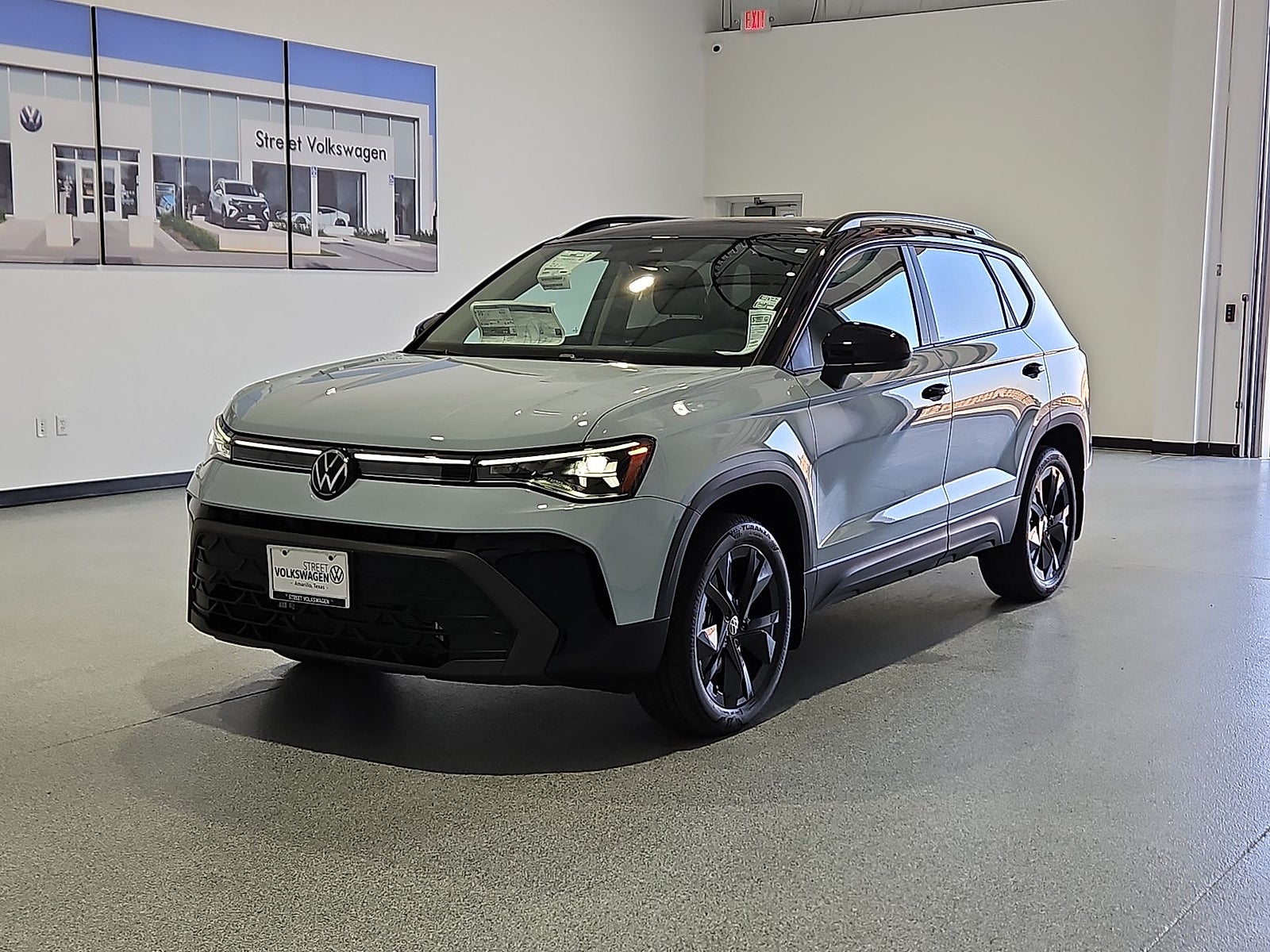 2027 Volkswagen Taos SE Black