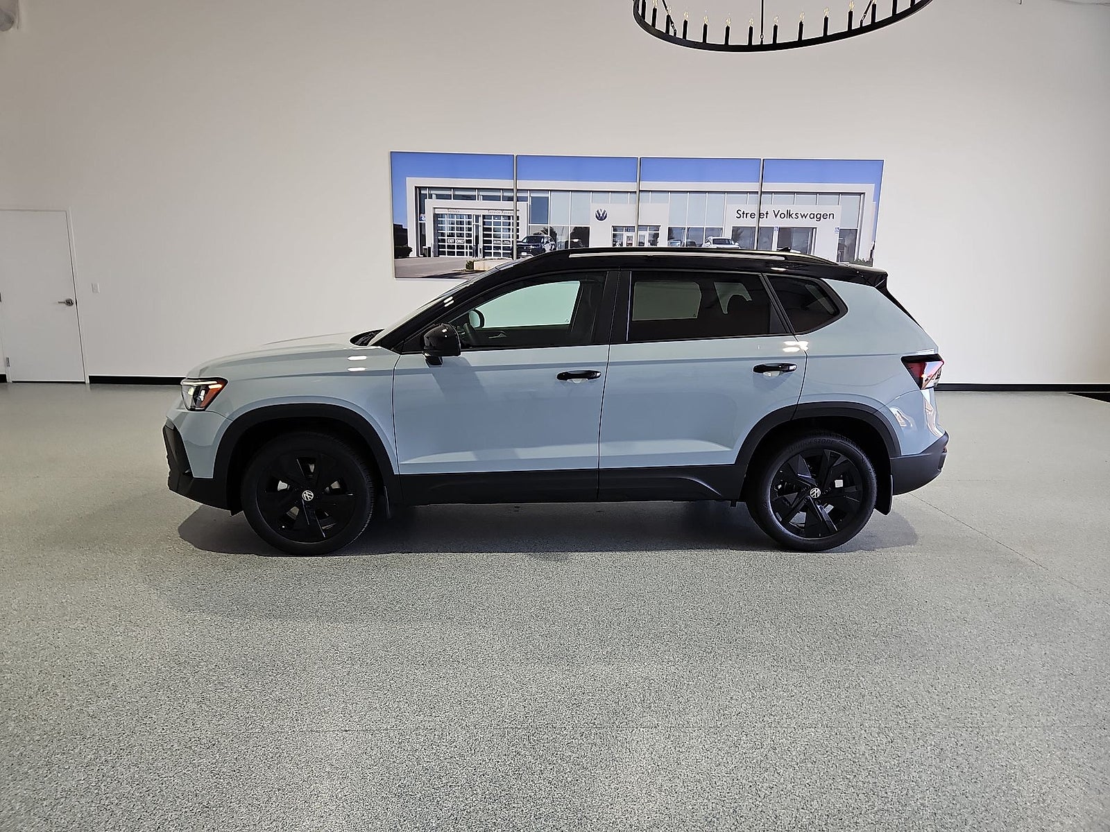 2027 Volkswagen Taos SE Black