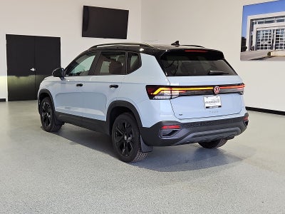 2027 Volkswagen Taos SE Black
