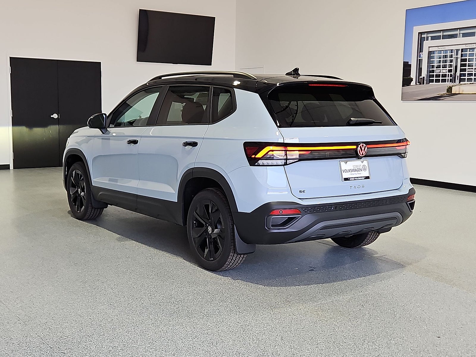2027 Volkswagen Taos SE Black