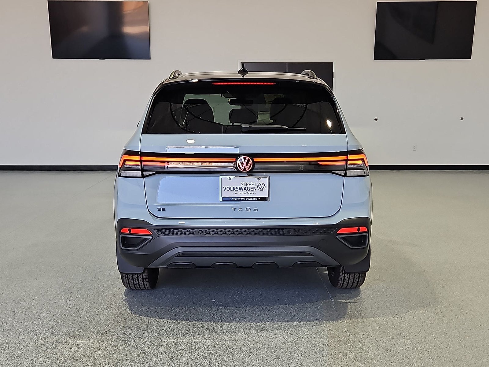 2027 Volkswagen Taos SE Black