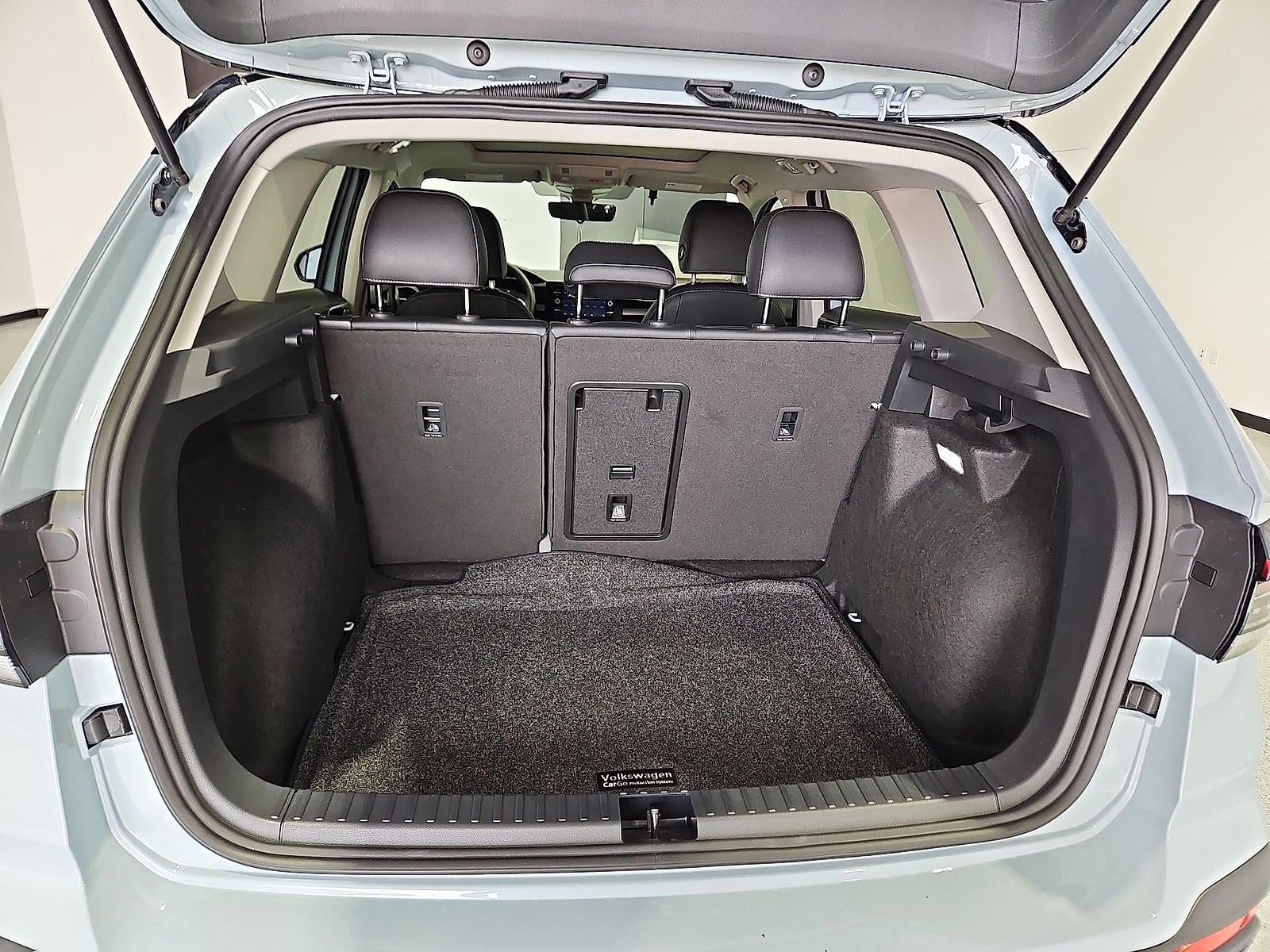 2027 Volkswagen Taos SE Black