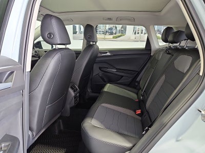 2027 Volkswagen Taos SE Black