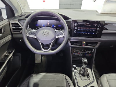 2027 Volkswagen Taos SE Black