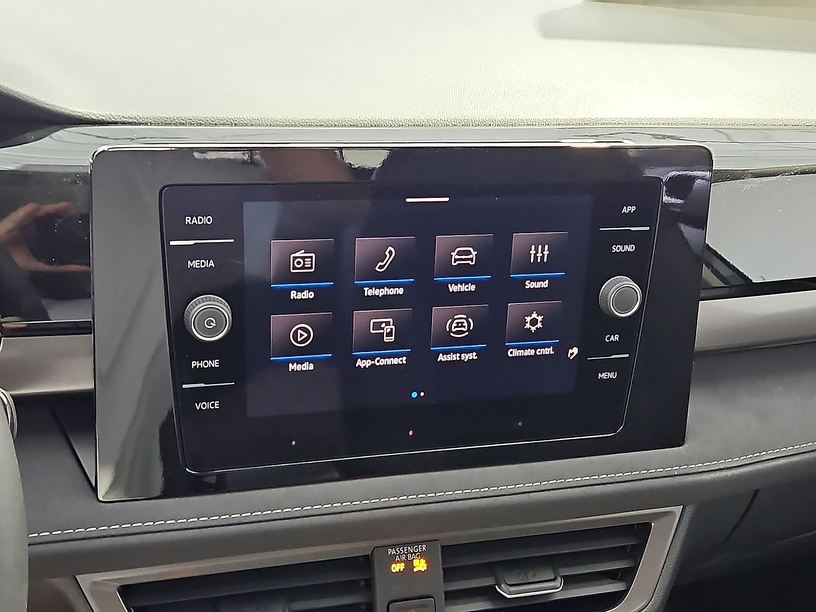 2027 Volkswagen Taos SE Black
