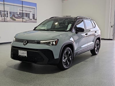 2027 Volkswagen Taos SE Black