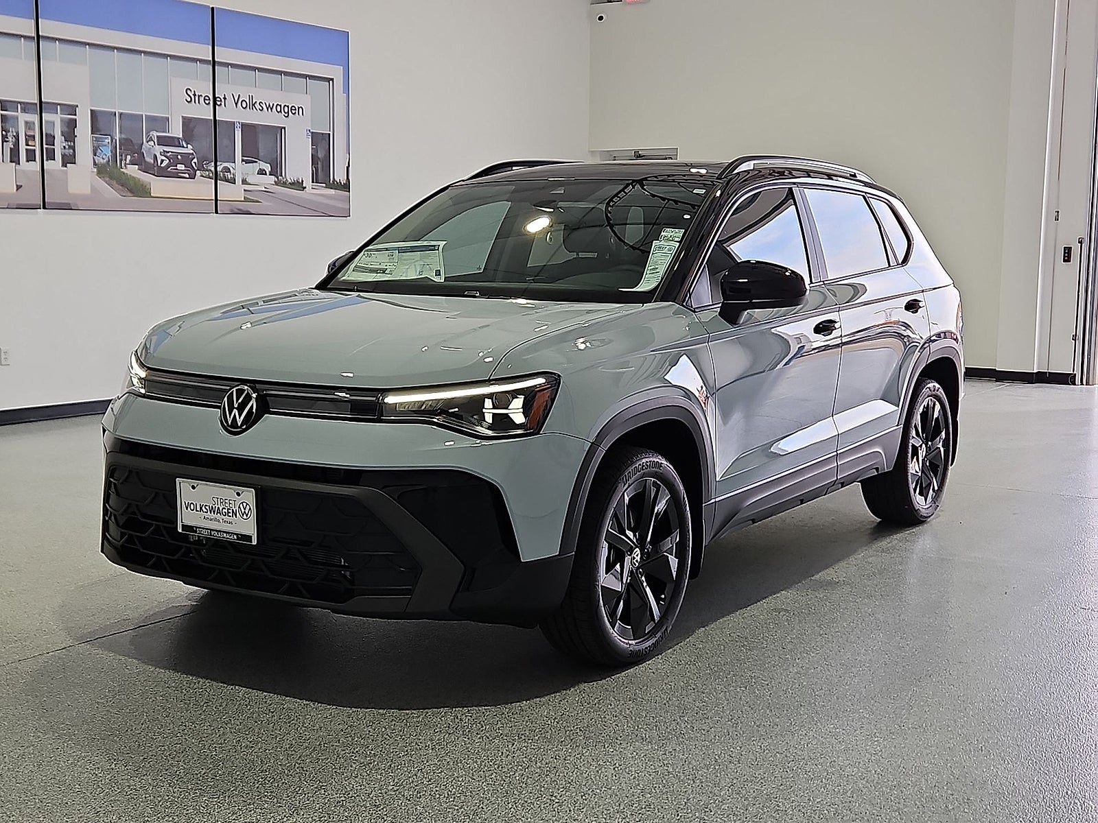 2027 Volkswagen Taos SE Black