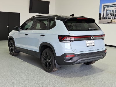 2027 Volkswagen Taos SE Black