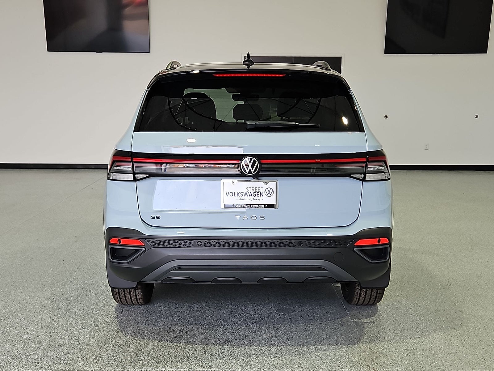 2027 Volkswagen Taos SE Black