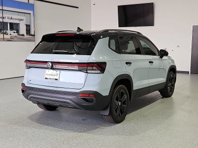 2027 Volkswagen Taos SE Black