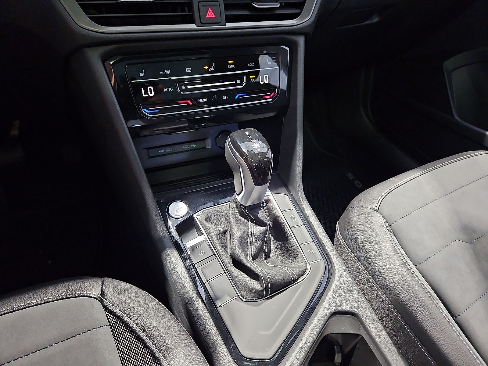 2027 Volkswagen Taos SE Black