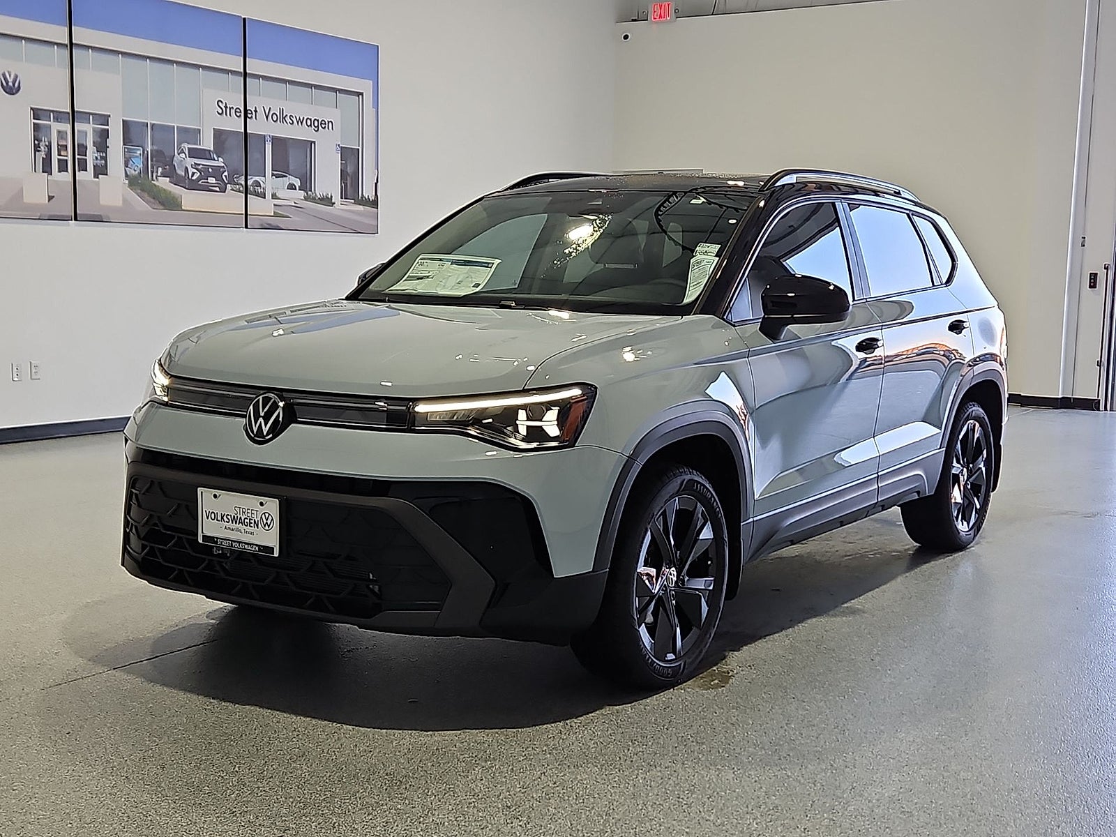 2027 Volkswagen Taos SE Black