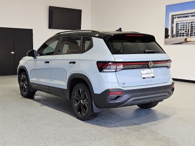 2027 Volkswagen Taos SE Black
