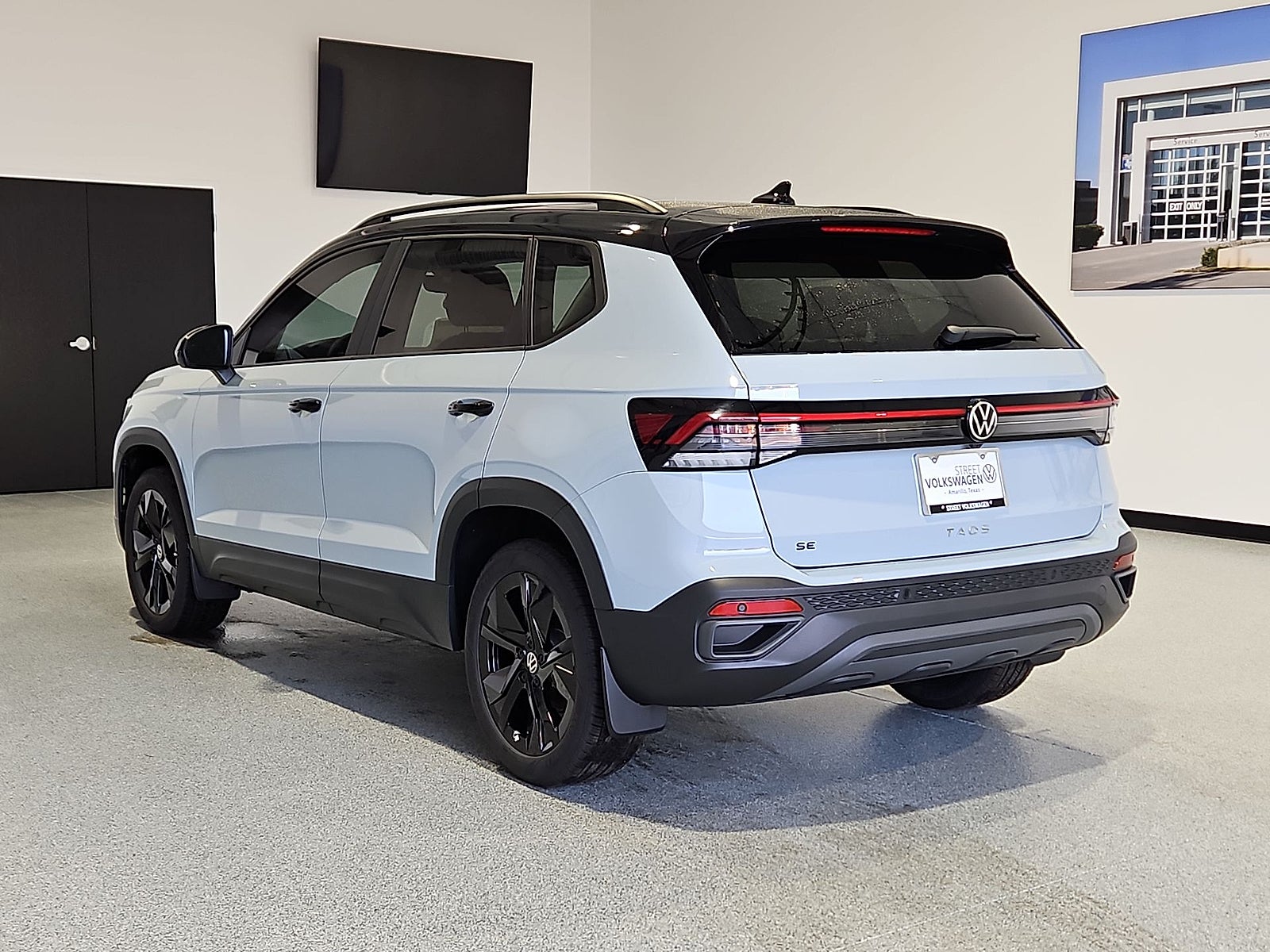 2027 Volkswagen Taos SE Black