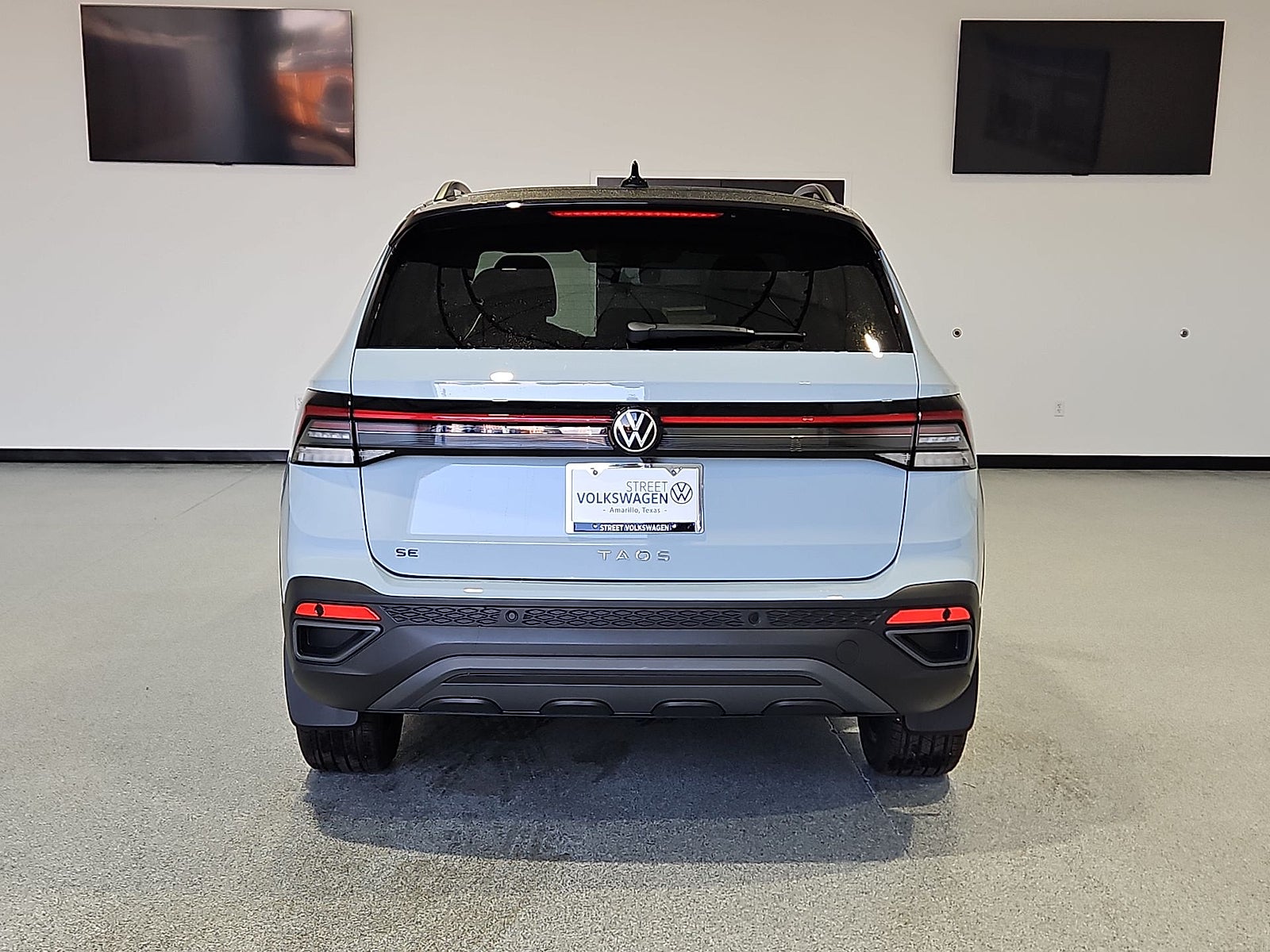 2027 Volkswagen Taos SE Black