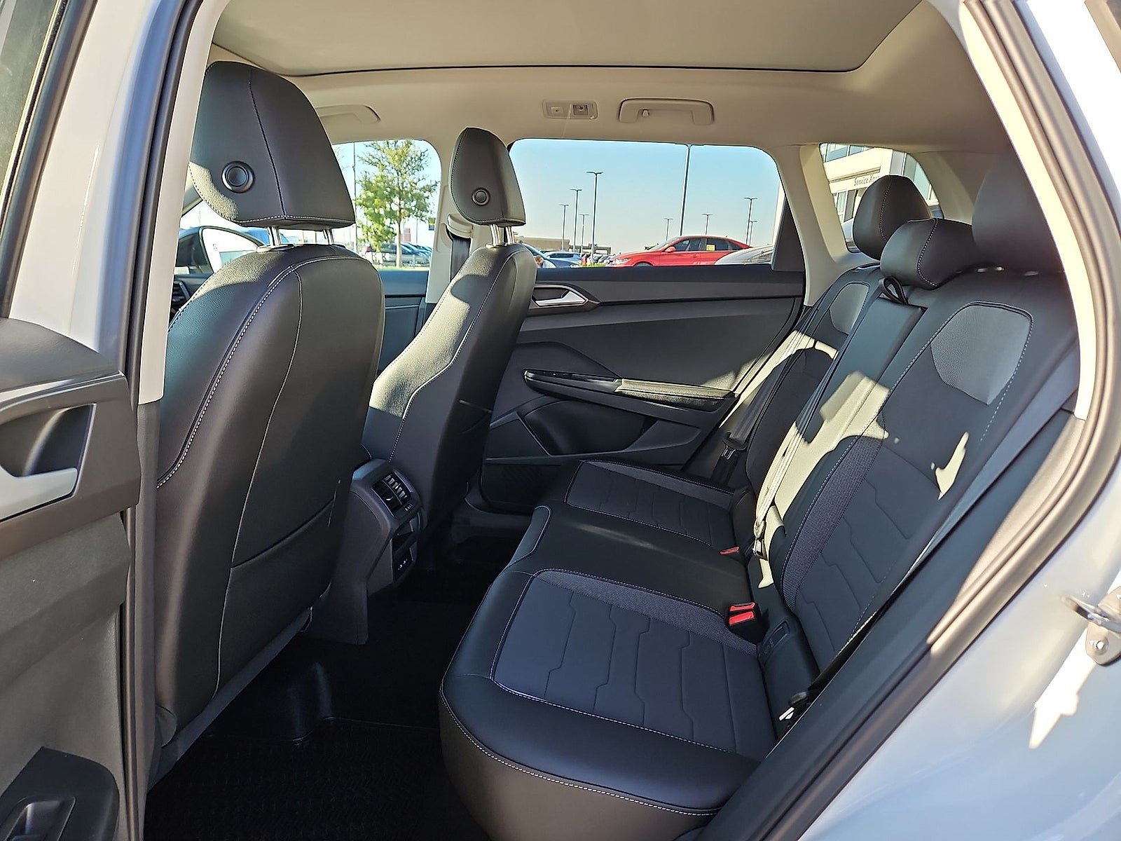 2027 Volkswagen Taos SE Black
