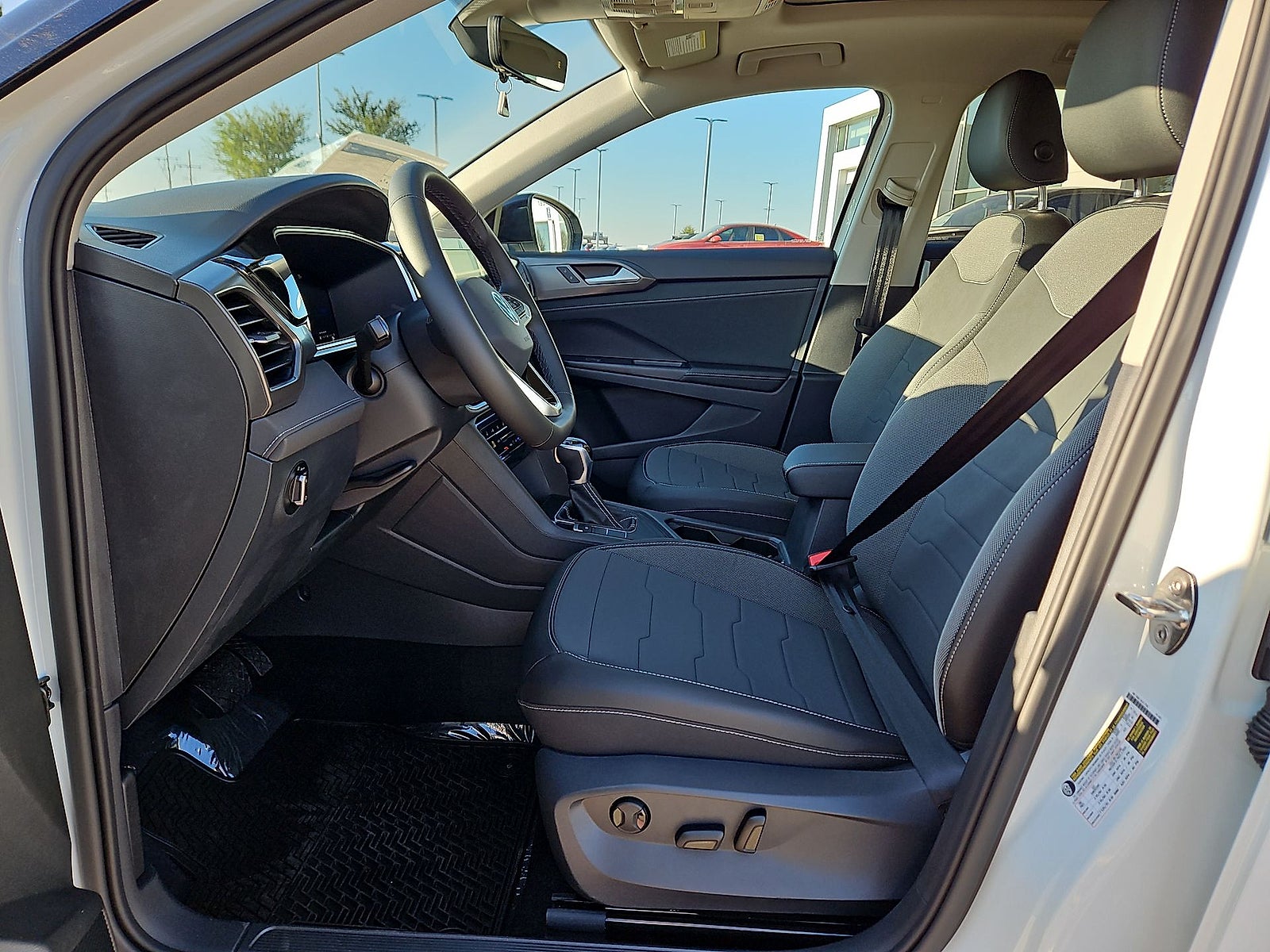 2027 Volkswagen Taos SE Black