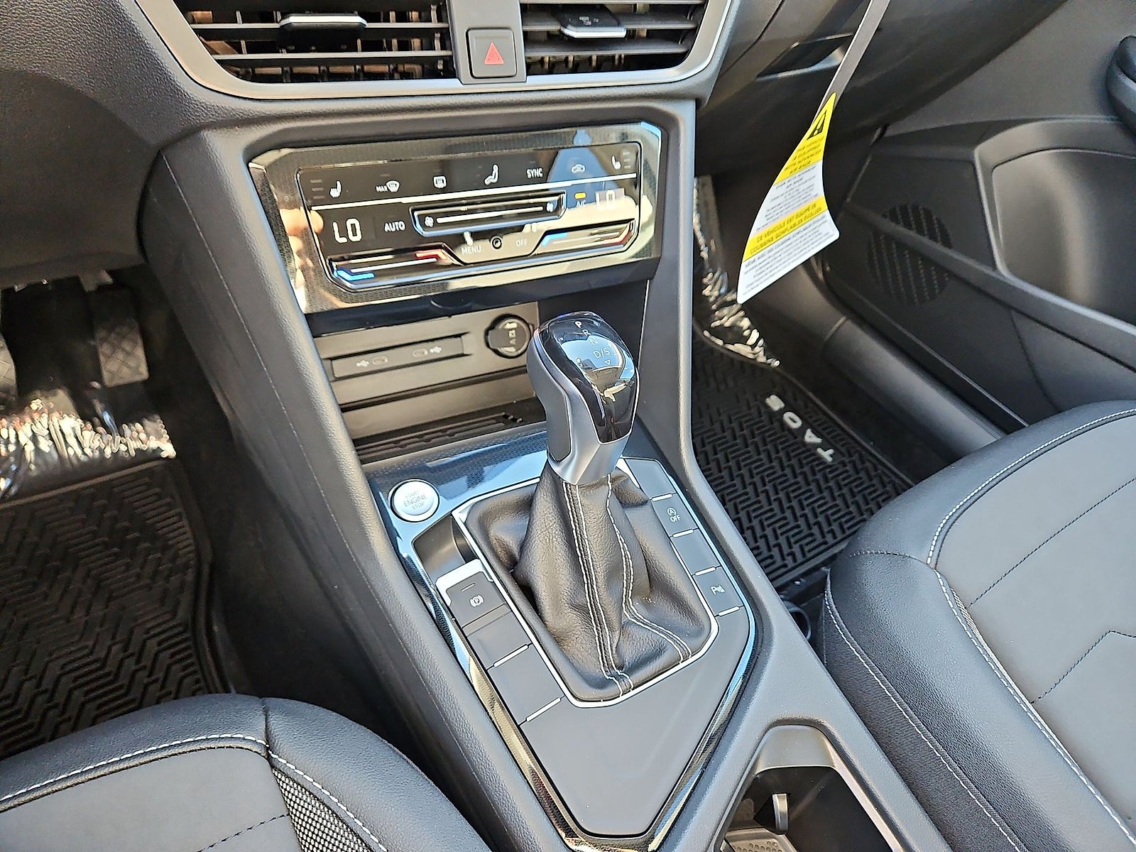 2027 Volkswagen Taos SE Black