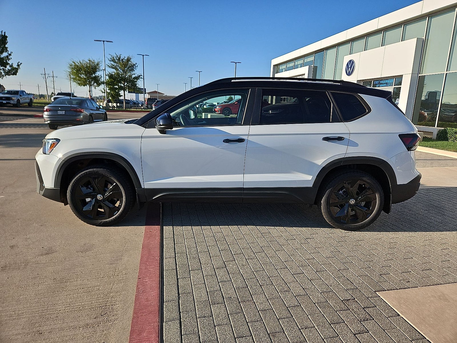 2027 Volkswagen Taos SE Black
