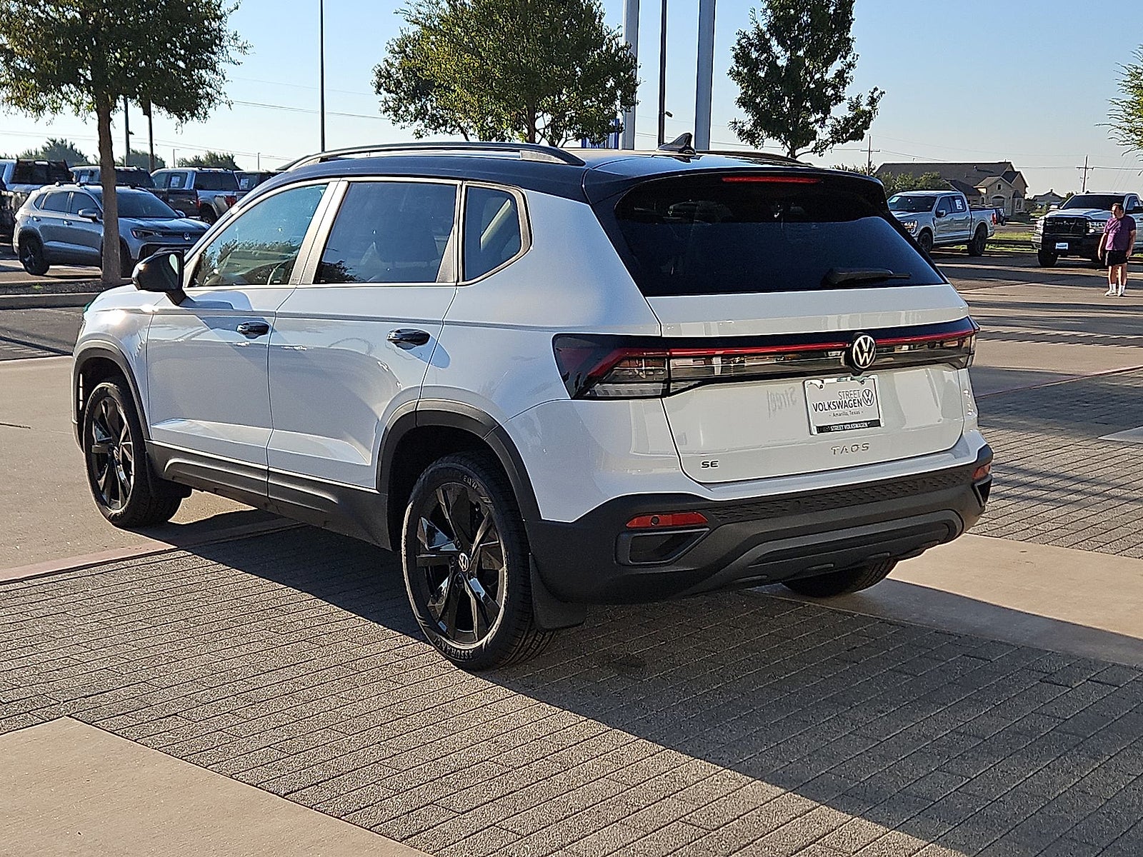 2027 Volkswagen Taos SE Black