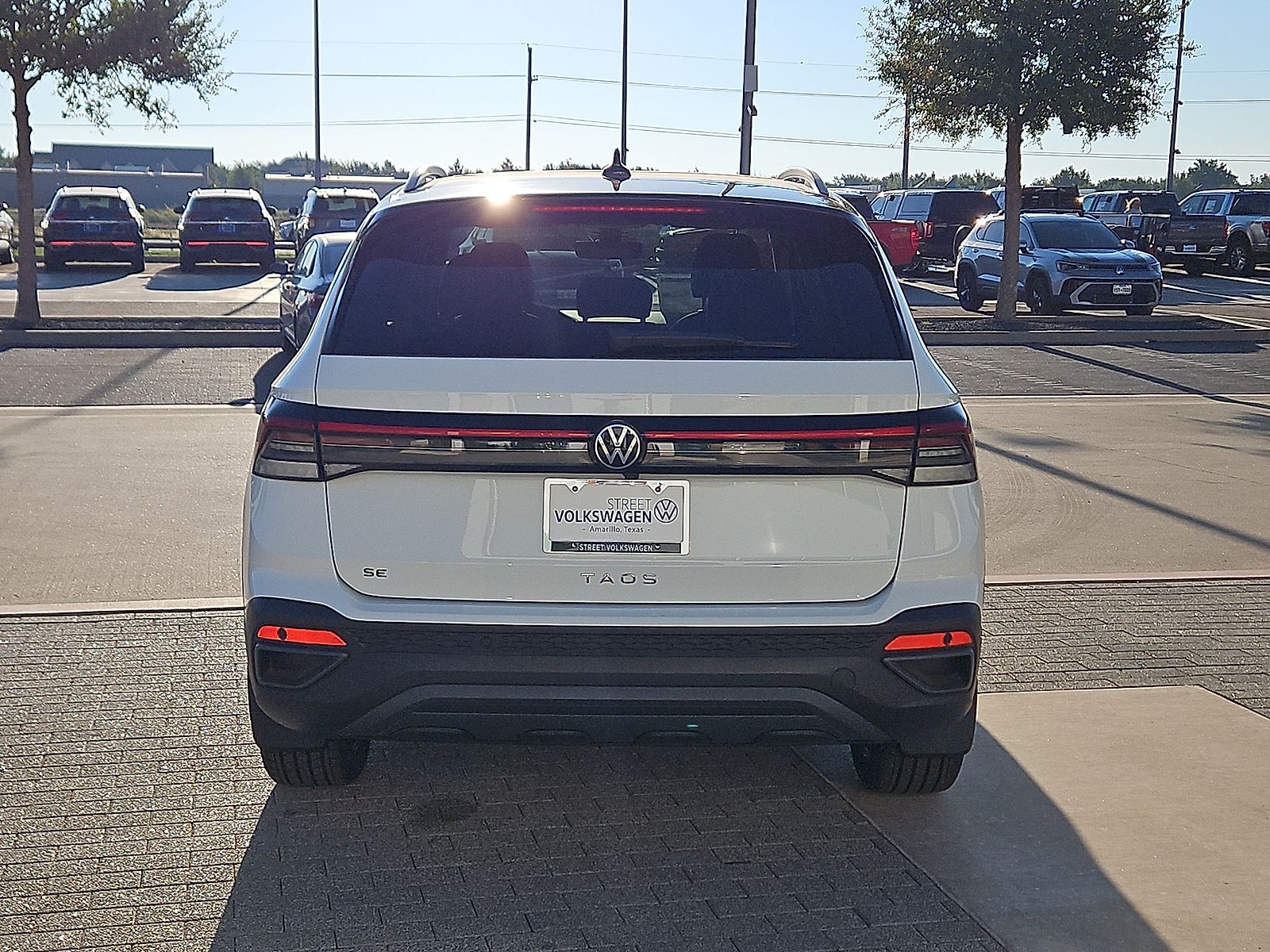 2027 Volkswagen Taos SE Black