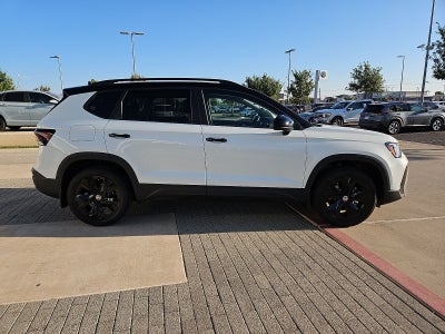 2027 Volkswagen Taos SE Black