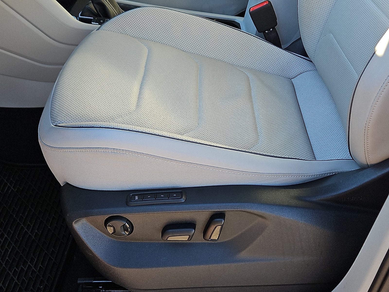 2022 Volkswagen Tiguan 2.0T SEL R-Line