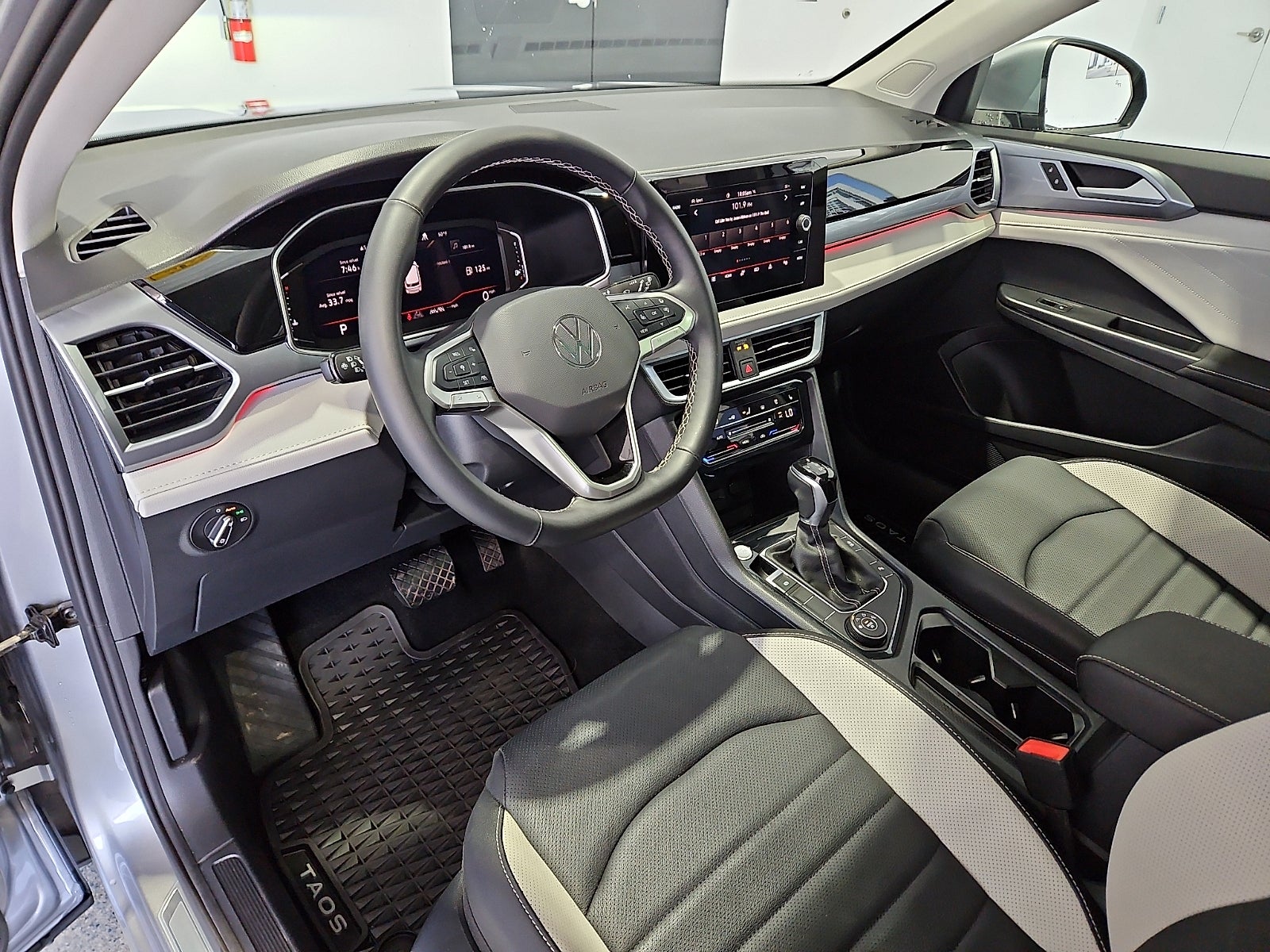 2025 Volkswagen Taos 1.5T SEL