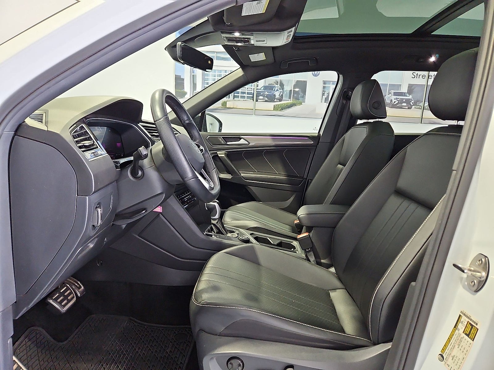 2024 Volkswagen Tiguan 2.0T SE R-Line Black