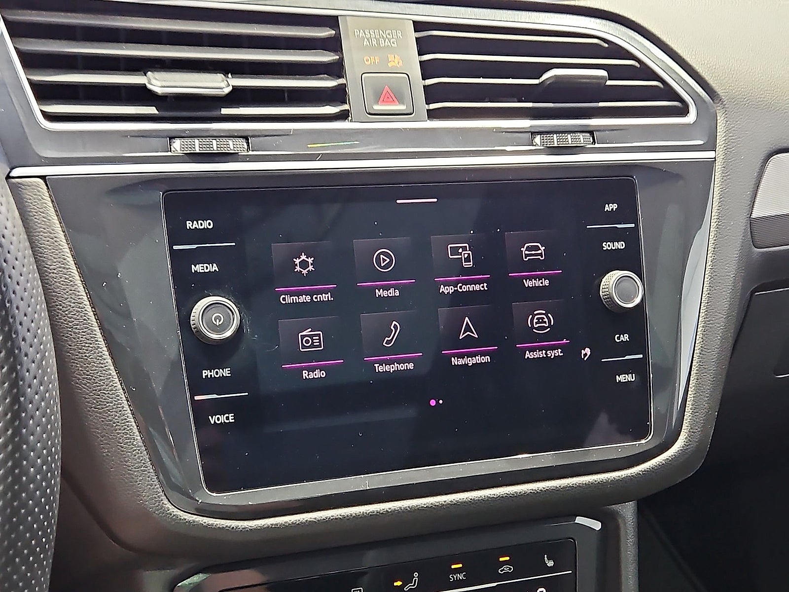 2024 Volkswagen Tiguan 2.0T SE R-Line Black