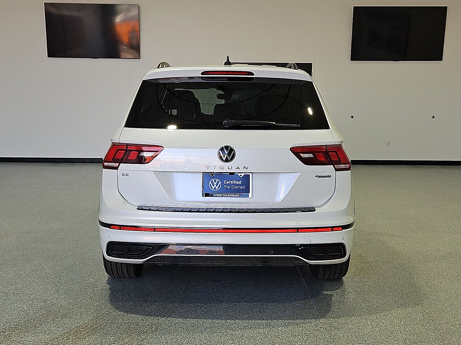 2024 Volkswagen Tiguan 2.0T SE R-Line Black