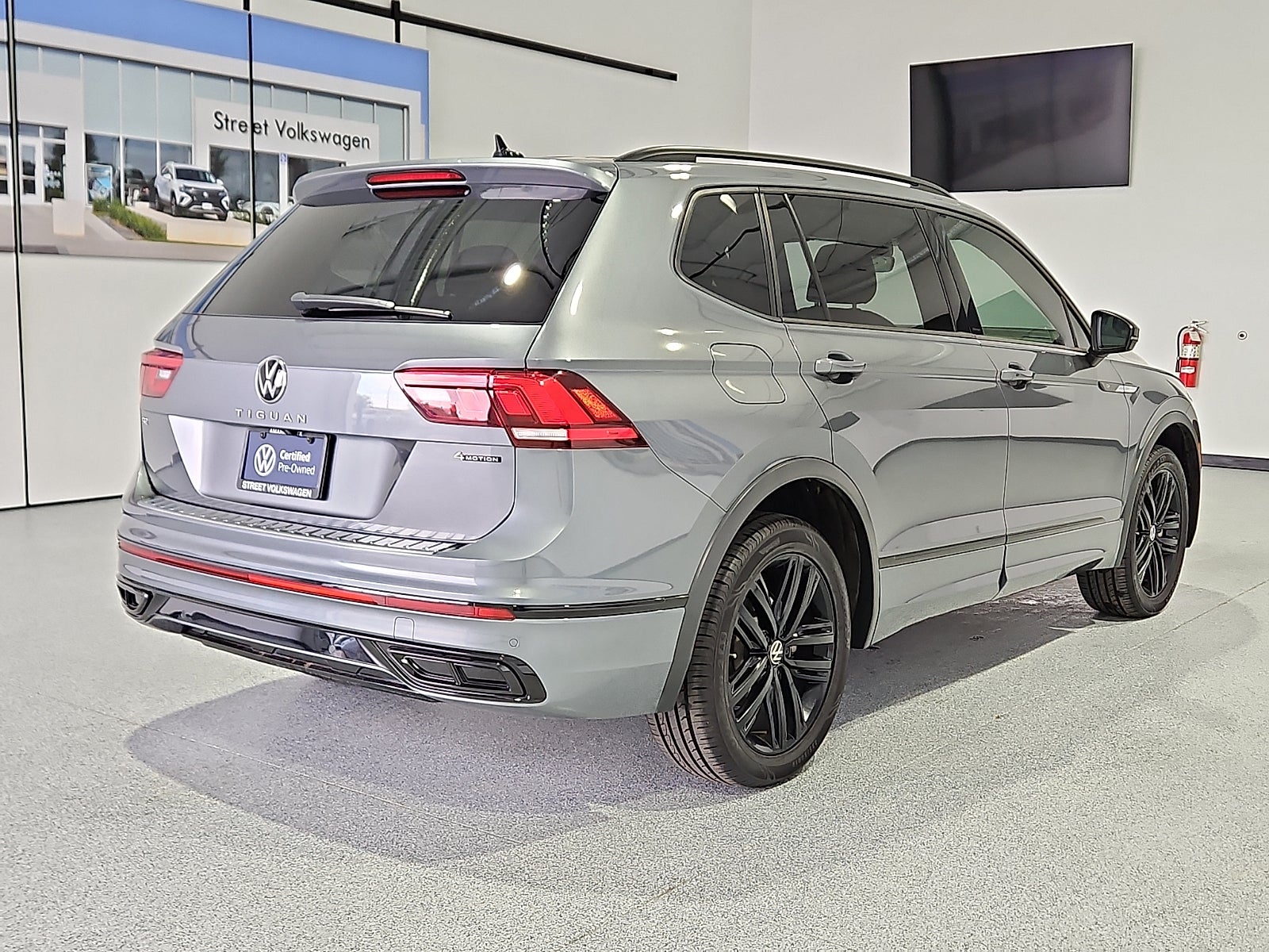 2022 Volkswagen Tiguan 2.0T SE R-Line Black