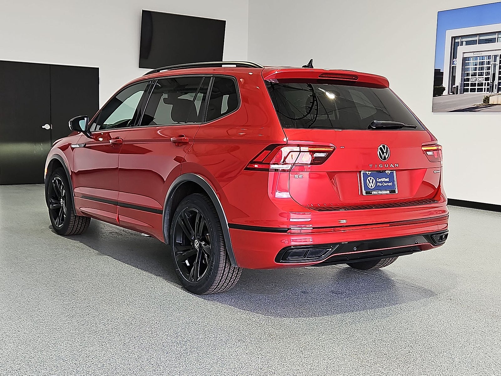 2024 Volkswagen Tiguan 2.0T SE R-Line Black
