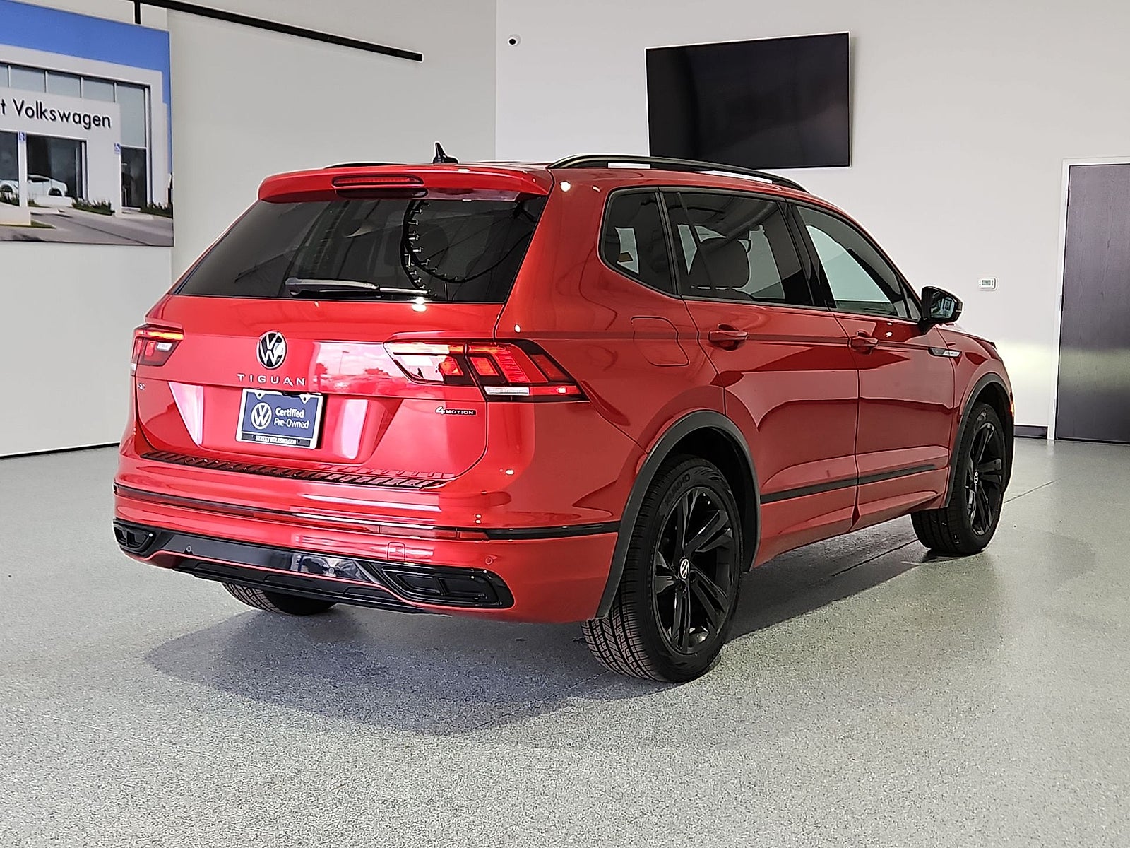 2024 Volkswagen Tiguan 2.0T SE R-Line Black